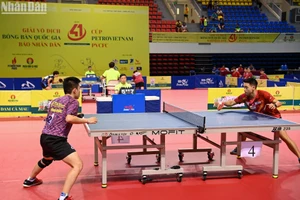 Hà Nội T&T thắng chung cuộc 3-2 trước Hà Nội để giành chức vô địch nội dung đồng đội nam. (Ảnh: DUY LINH)