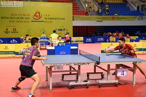 Hà Nội T&T thắng chung cuộc 3-2 trước Hà Nội để giành chức vô địch nội dung đồng đội nam. (Ảnh: DUY LINH)