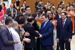 [Ảnh] Thủ tướng Phạm Minh Chính gặp mặt kiều bào tiêu biểu dự chương trình Xuân Quê hương 2023