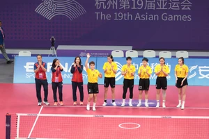 Cầu mây nữ Việt Nam có thêm chiếc Huy chương Bạc ở nội dung 3 người. (Ảnh: Bùi Lượng)