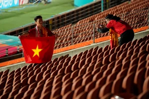 [Ảnh] Cổ động viên Việt Nam "tiếp lửa" đội tuyển nữ trước trận gặp Bồ Đào Nha