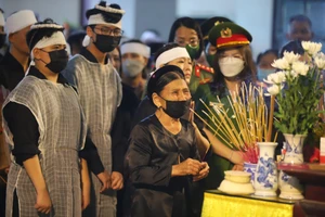 Người thân và đồng đội nghẹn ngào tiễn đưa 3 chiến sĩ cứu hỏa