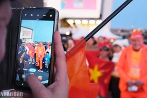 [Ảnh] Cổ động viên đến sân cổ vũ trận Việt Nam - Hà Lan