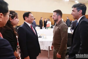 Thủ tướng Phạm Minh Chính gặp mặt Tổng thống Ukraine Volodymyr Oleksandrovych Zelensky. (Ảnh: DƯƠNG GIANG)