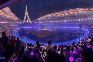 [Ảnh] Hình ảnh ấn tượng tại Lễ bế mạc SEA Games 32 lung linh sắc màu