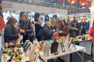 Gian hàng trưng bày sản phẩm OCOP của Việt Nam được đông đảo khách quốc tế đến tham quan