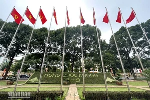 Khu vực trung tâm Quảng trường 10/3 thành phố Buôn Ma Thuột được trang hoàng lộng lẫy kỷ niệm 78 năm Quốc khánh 2/9.