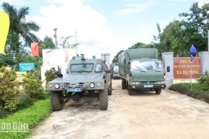 Nhiều phương tiện được huy động phục vụ lực lượng chức năng truy bắt các đối tượng sử dụng súng tấn công trụ sở Ủy ban nhân dân xã Ea Tiêu và Ea Ktur. 