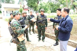 Các lực lượng đặc nhiệm triển khai phương án truy bắt các đối tượng tấn công trụ sở Ủy ban nhân dân xã Ea Tiêu và Ea Ktur, huyện Cư Kuin vào rạng sáng 11/6.