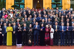 Chủ tịch nước Lương Cường với các đại biểu tại buổi gặp mặt. Ảnh: THỦY NGUYÊN