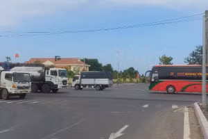 Quốc lộ 29, đoạn giao nhau với Quốc lộ 1 qua thị xã Đông Hòa, tỉnh Phú Yên.