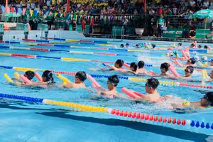 Huấn luyện bơi và kỹ năng bơi cứu đuối là một giải pháp quan trọng nhằm hạn chế tai nạn đuối nước cho trẻ em.