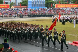 Chiến sĩ Quân đội nhân dân Việt Nam tại lễ diễu binh kỷ niệm 70 năm Chiến thắng Điện Biên Phủ, ngày 7/5/2024 tại thành phố Điện Biên Phủ. (Ảnh THÀNH ĐẠT)