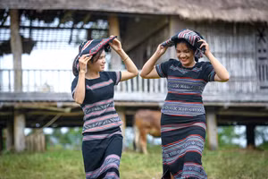 Thiếu nữ Hrê. (Ảnh: Thành Đạt)