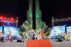 Hình ảnh tại Lễ khai mạc “Tuần Văn hóa-Du lịch” Phú Yên năm 2022.