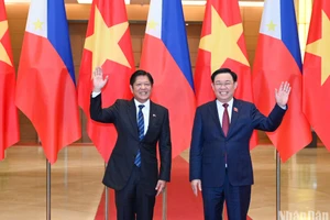 Chủ tịch Quốc hội Vương Đình Huệ và Tổng thống Philippines Ferdinand Romualdez Marcos Jr. 