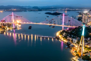 Hạ tầng giao thông - "Bàn đạp" cho thương mại Quảng Ninh phát triển