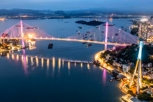 Hạ tầng giao thông - "Bàn đạp" cho thương mại Quảng Ninh phát triển