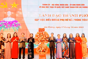 Lãnh đạo thành phố Hải Phòng gặp mặt, biểu dương phụ nữ tiêu biểu.