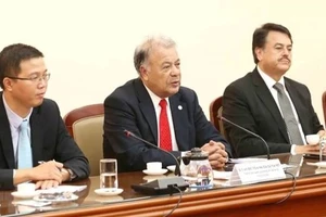 Tổng Bí thư Đảng Lao động Mexico Aberto Anaya Gutierrez (giữa). (Ảnh: TTXVN)