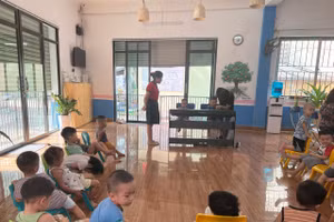 Tiết học kỹ năng tại một cơ sở giáo dục tư thục tại xã Kim Chung, huyện Đông Anh, thành phố Hà Nội.