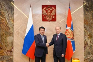 Đại tướng Lương Tam Quang hội đàm với Giám đốc Cơ quan An ninh Liên bang Nga.