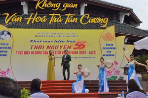 Triển lãm Thái Nguyên 55 năm thực hiện Di chúc của Bác Hồ khai mạc sáng 16/8 tại Không gian văn hóa trà Tân Cương.