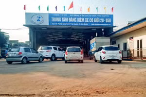 Không có tình trạng ùn ứ phương tiện tại Trạm đăng kiểm 20-05D ở phường Quang Vinh, thành phố Thái Nguyên. 