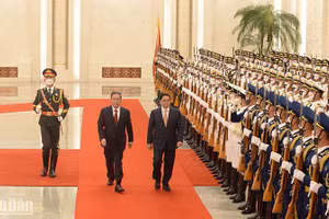 Thủ tướng Lý Cường chủ trì Lễ đón Thủ tướng Phạm Minh Chính thăm chính thức Trung Quốc