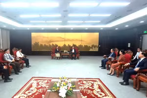 Đoàn công tác cấp cao tỉnh Savannakhet, Cộng hòa dân chủ nhân dân Lào thăm, làm việc và chúc tết đảng bộ, chính quyền, nhân dân thành phố Đà Nẵng.