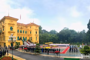 Phủ Chủ tịch, nơi Thủ tướng Phạm Minh Chính và Phu nhân chủ trì Lễ đón Thủ tướng Chính phủ nước Cộng hòa Dân chủ Nhân dân Lào Sonexay Siphandone và Phu nhân.