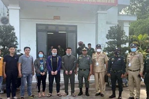 Công an tỉnh Đồng Nai tiếp nhận 3 đối tượng trong đường dây mua bán người, tổ chức đưa người xuất cảnh trái phép sang Campuchia.