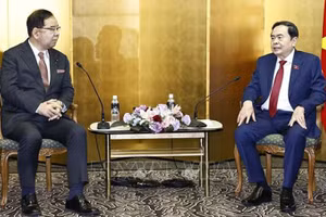 Chủ tịch Quốc hội Trần Thanh Mẫn tiếp Chủ tịch Đảng Cộng sản Nhật Bản Shii Kazuo. (Ảnh: Doãn Tấn/TTXVN)