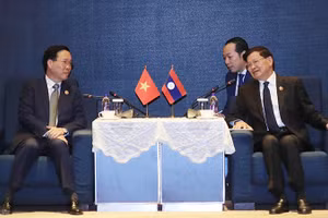 Chủ tịch nước Võ Văn Thưởng gặp Tổng Bí thư - Chủ tịch nước Lào Thongloun Sisoulith. (Ảnh: Thống Nhất/TTXVN)