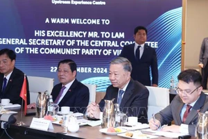 Tổng Bí thư Tô Lâm thăm và làm việc với Tập đoàn Petronas tại Kuala Lumpur, Malaysia. (Ảnh: Thống Nhất/TTXVN) 