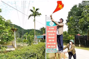 Bí thư Chi bộ thôn Phú Lâm, Ngô Văn Sơn luôn được người dân yêu mến và cảm phục bởi tinh thần trách nhiệm và sự dấn thân vì cộng đồng.