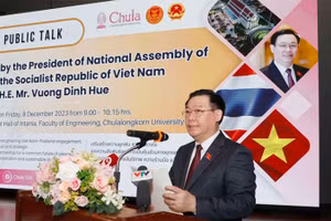 Chủ tịch Quốc hội Vương Đình Huệ phát biểu. (Ảnh: TTXVN)