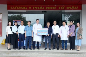 58 suất quà được tặng cho bệnh nhân đang điều trị tại Bệnh viện Đa khoa tỉnh Tuyên Quang.