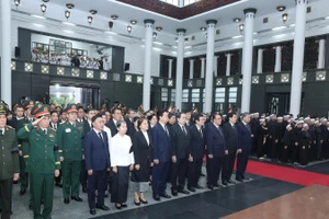 Lễ truy điệu nguyên Chủ tịch nước Trần Đức Lương. (Ảnh: TTXVN)