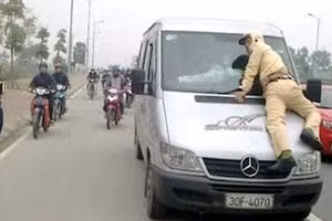 Hình ảnh người vi phạm chống đối lực lượng chức năng. (Ảnh minh họa)