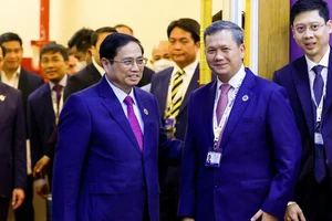 Thủ tướng Phạm Minh Chính và Đại tướng Hun Manet, Phó Tổng Tư lệnh kiêm Tư lệnh Lục quân, Quân đội Hoàng gia Campuchia. (Ảnh: NHẬT BẮC)