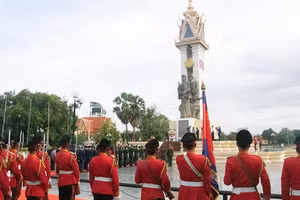 Tưởng niệm các anh hùng liệt sĩ đã hy sinh vì nền độc lập tự do của hai nước Việt Nam và Campuchia.