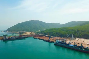 Cảng Vũng Áng (Hà Tĩnh), con đường ra biển ngắn nhất của nước bạn Lào.