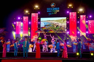 Văn nghệ chào mừng Lễ Công bố Năm Du lịch Quốc gia 2023 “Bình Thuận – Hội tụ xanh”.
