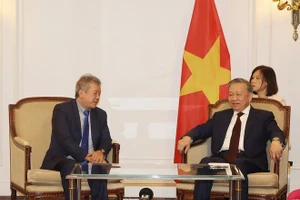 Tổng Bí thư, Chủ tịch nước Tô Lâm tiếp Chủ tịch Hội hữu nghị Pháp-Việt Trần Hải Nam. (Ảnh: TTXVN)