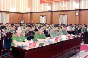 Các đại biểu dự hội nghị.