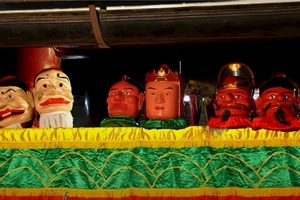 Múa rối chầu Thánh tại chùa Đại Bi, huyện Nam Trực, tỉnh Nam Định, một nghi lễ tâm linh độc đáo chỉ có trong dịp lễ hội. 