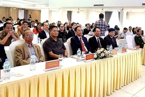 Nhà báo, nhà thơ Nguyễn Hồng Vinh tham dự Lễ ra mắt Hội đồng Lý luận, Phê bình văn học nghệ thuật trung ương nhiệm kỳ 2021-2026, sáng 26/10 tại Hà Nội.