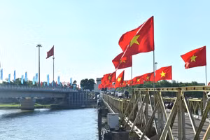 Cầu Hiền Lương - biểu tượng vĩnh hằng của nỗi đau chia cắt và khát vọng thống nhất non sông. Ảnh: Đăng Khoa