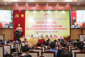 Quang cảnh hội nghị tiếp xúc cử tri.